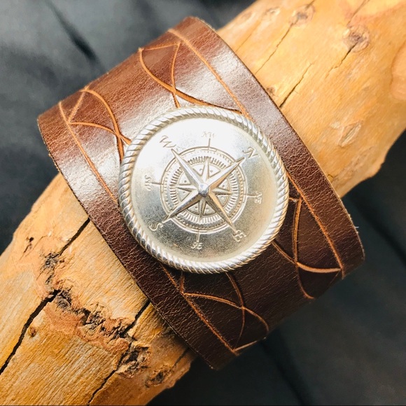techleathercraft handmade Jewelry - Hand tooled compass brown leather cuff-Host Pick